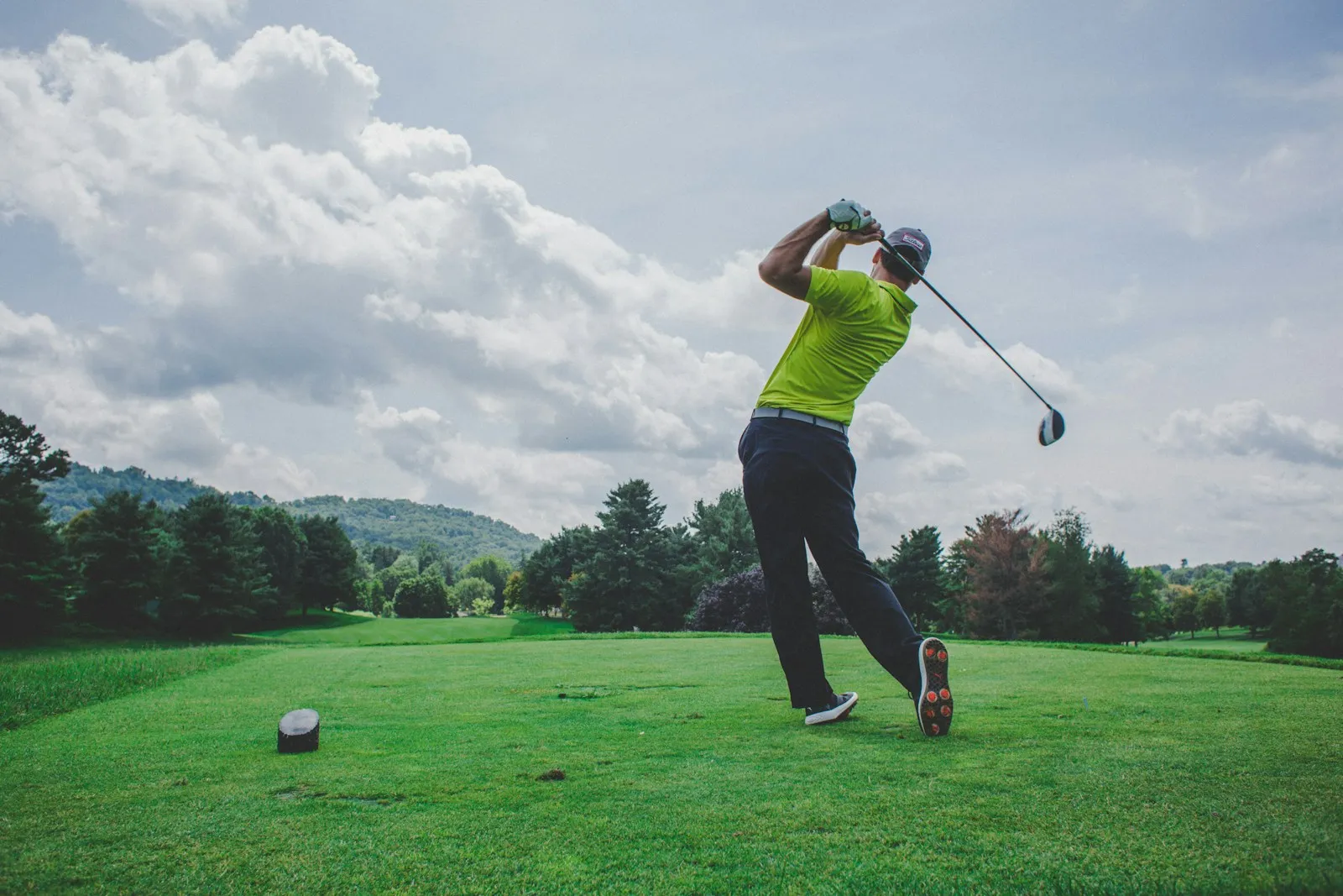 Golfer beim Abschlag – Fit for Golf bei IN MOTION