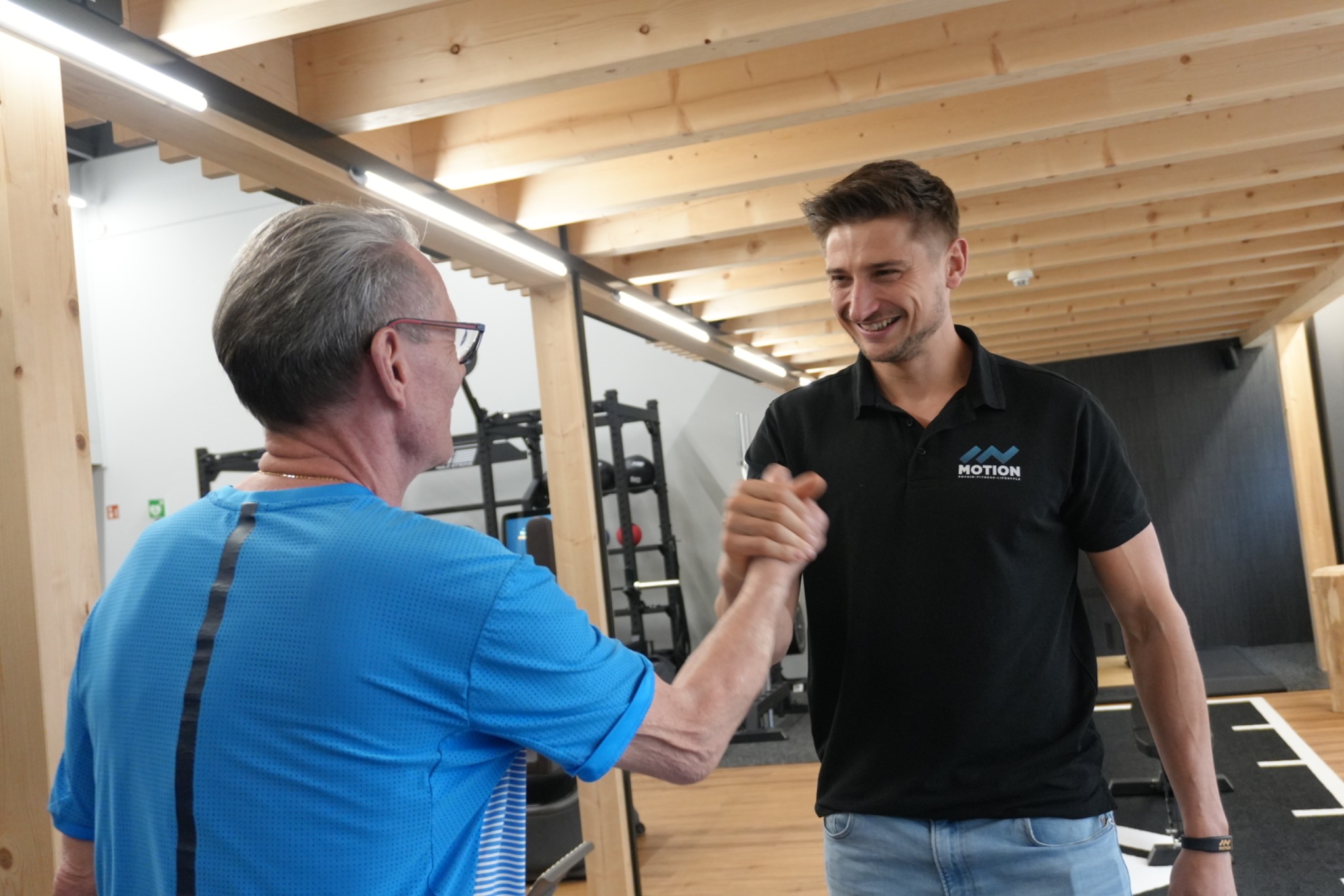 Trainingskontrolle mit Trainer bei IN MOTION